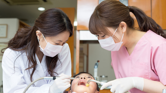 【一般・予防・小児・矯正・審美歯科の歯科衛生士】「摂津本山駅」徒歩10分、月給27万円〜、年休150日、患者さんとしっかりと向き合える環境です