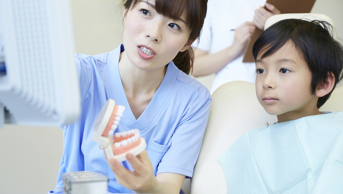 【一般・小児の歯科衛生士】「信太山駅」徒歩12分、土日祝、賞与あり、丁寧な治療