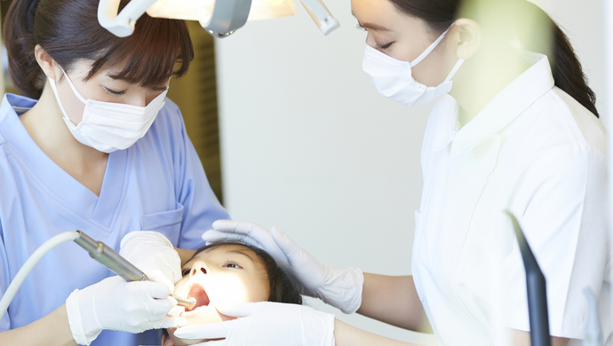 【一般歯科の歯科衛生士】「尼崎駅」、月給27万円～、地域密着型の歯科医院です