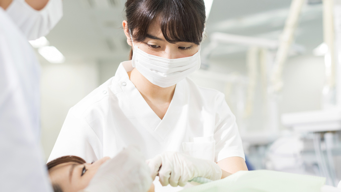【一般・審美・矯正・小児・予防の歯科衛生士】「摂津富田駅」徒歩15分、丁寧な治療と患者さんとの話し合いを大切にしています