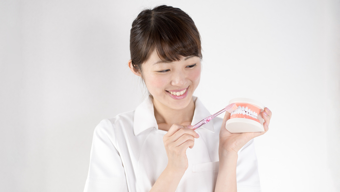 【一般・予防の歯科助手、受付】「六甲道駅」徒歩6分、長期休暇制度あり、口腔外科に特化した診療を実施