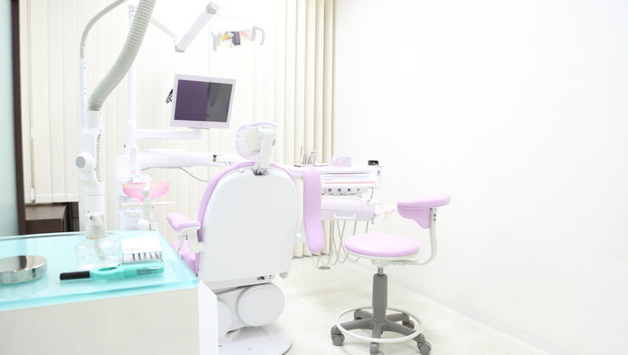 【一般・矯正・小児の歯科衛生士】「今川駅」徒歩1分、月給26万円～、幅広い世代の治療を実施
