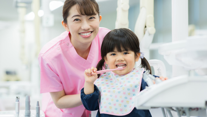 【一般・矯正・小児・予防の歯科衛生士】「北花田駅」徒歩3分、年休125日、親子で通いやすい歯医者さん