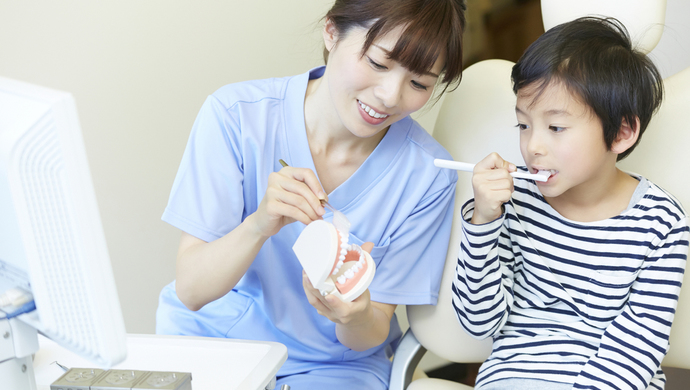 【一般・小児・予防の歯科衛生士】「上桂駅」徒歩8分、"子どもの泣かない小児歯科”を目指す医院