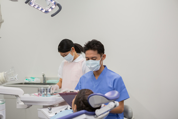 【一般・予防・矯正・審美歯科の歯科衛生士】「湊川駅」徒歩5分、月給27万円〜、アットホームな歯科医院です。