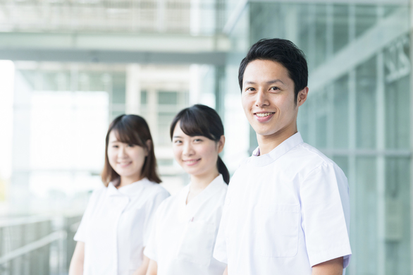 【一般・審美・予防・矯正・小児の歯科医師】「久寿川駅」5分、月収45万円以上、年間休日120日以上、予防重視の診療です