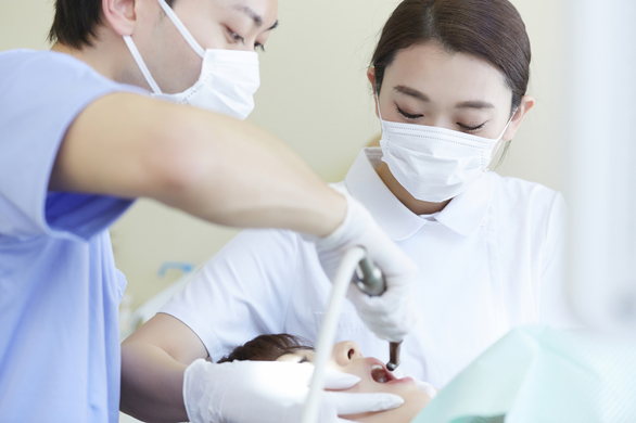 【一般・矯正・審美・小児・予防の歯科衛生士】「塚本駅」徒歩すぐ、年間休日120日以上、賞与年2回、有給取得率ほぼ100％、お口全体のトータルケアを考えた歯科医院です