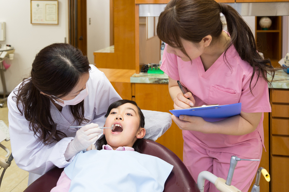 【一般・審美・矯正・小児・予防の歯科助手】「尼崎駅」徒歩3分、最新設備を揃えた歯科医院