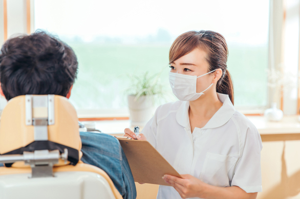 【矯正歯科の歯科衛生士】「六甲道駅」徒歩4分、年間休日150日、優しくわかりやすい矯正治療